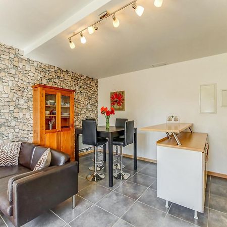 Holiday Home With Garden In Brainville 외부 사진