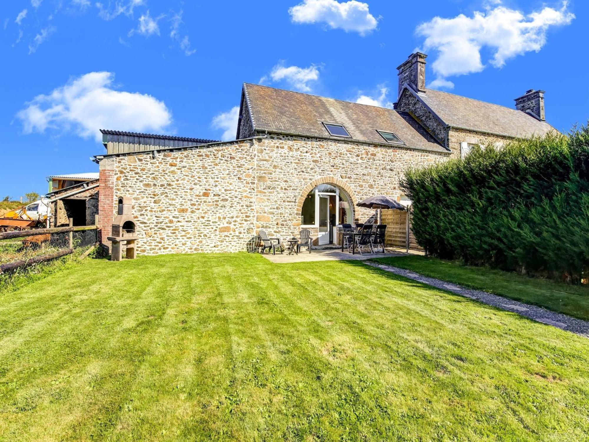 Holiday Home With Garden In Brainville 외부 사진