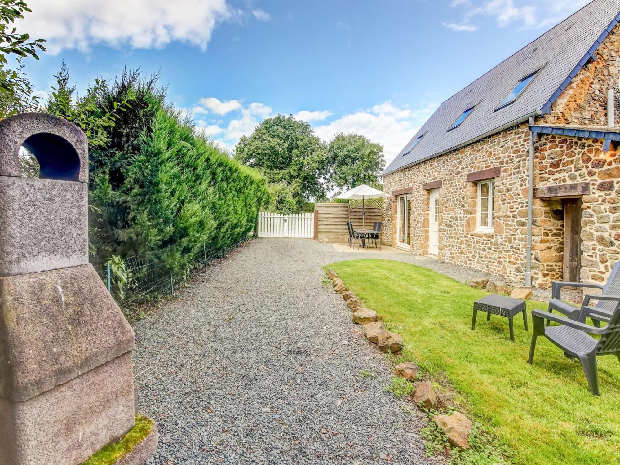 Holiday Home With Garden In Brainville 외부 사진