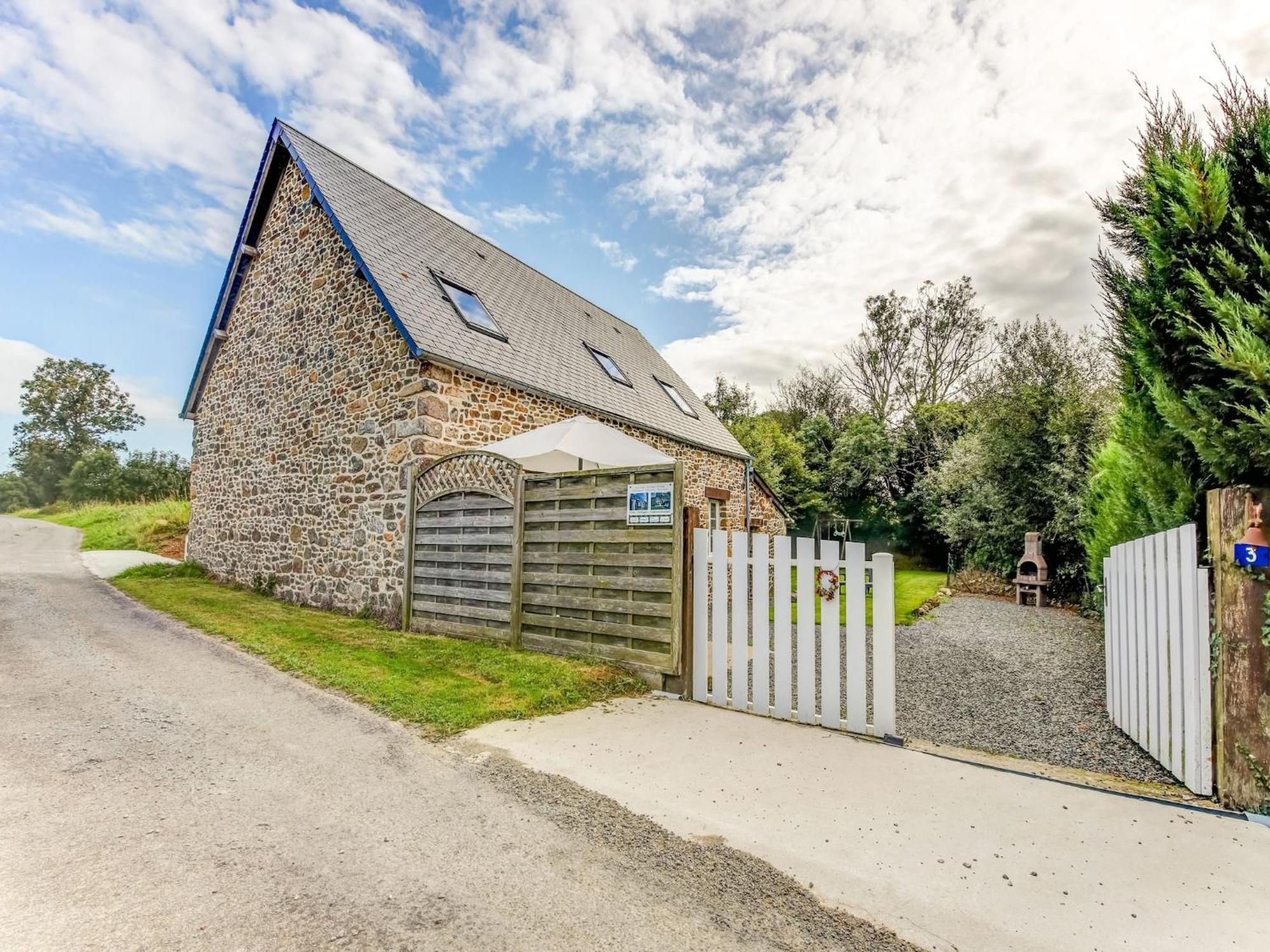 Holiday Home With Garden In Brainville 외부 사진
