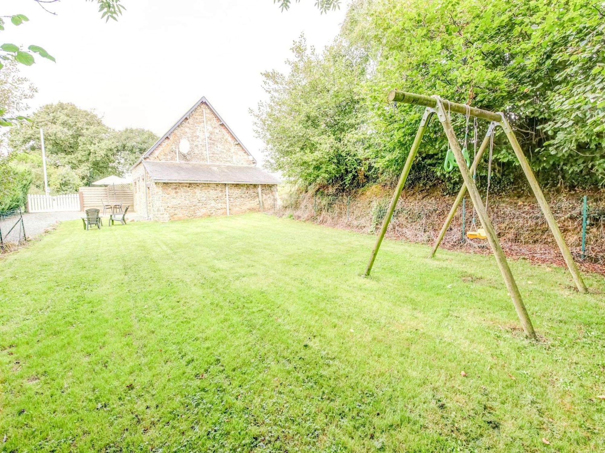 Holiday Home With Garden In Brainville 외부 사진