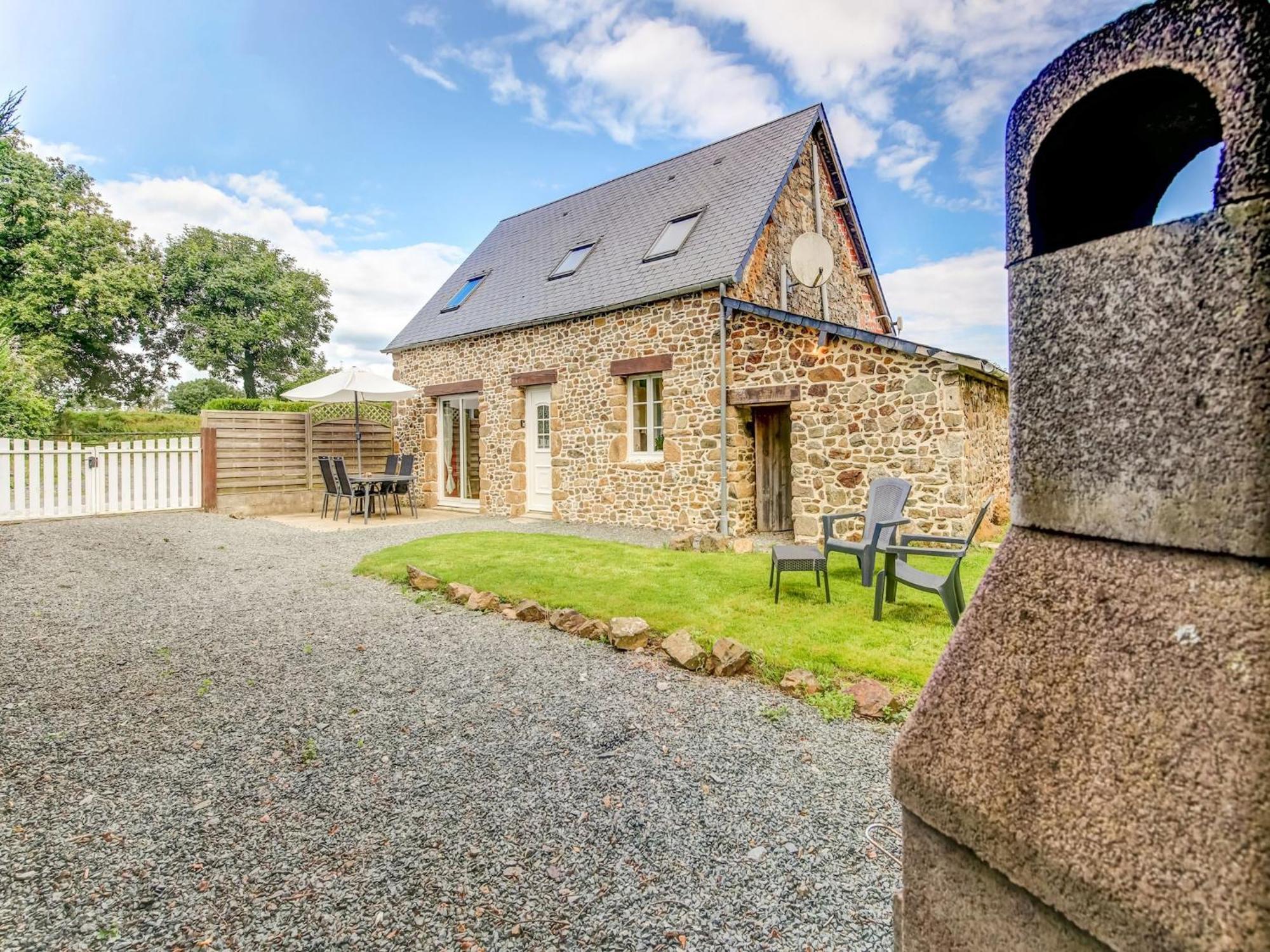 Holiday Home With Garden In Brainville 외부 사진