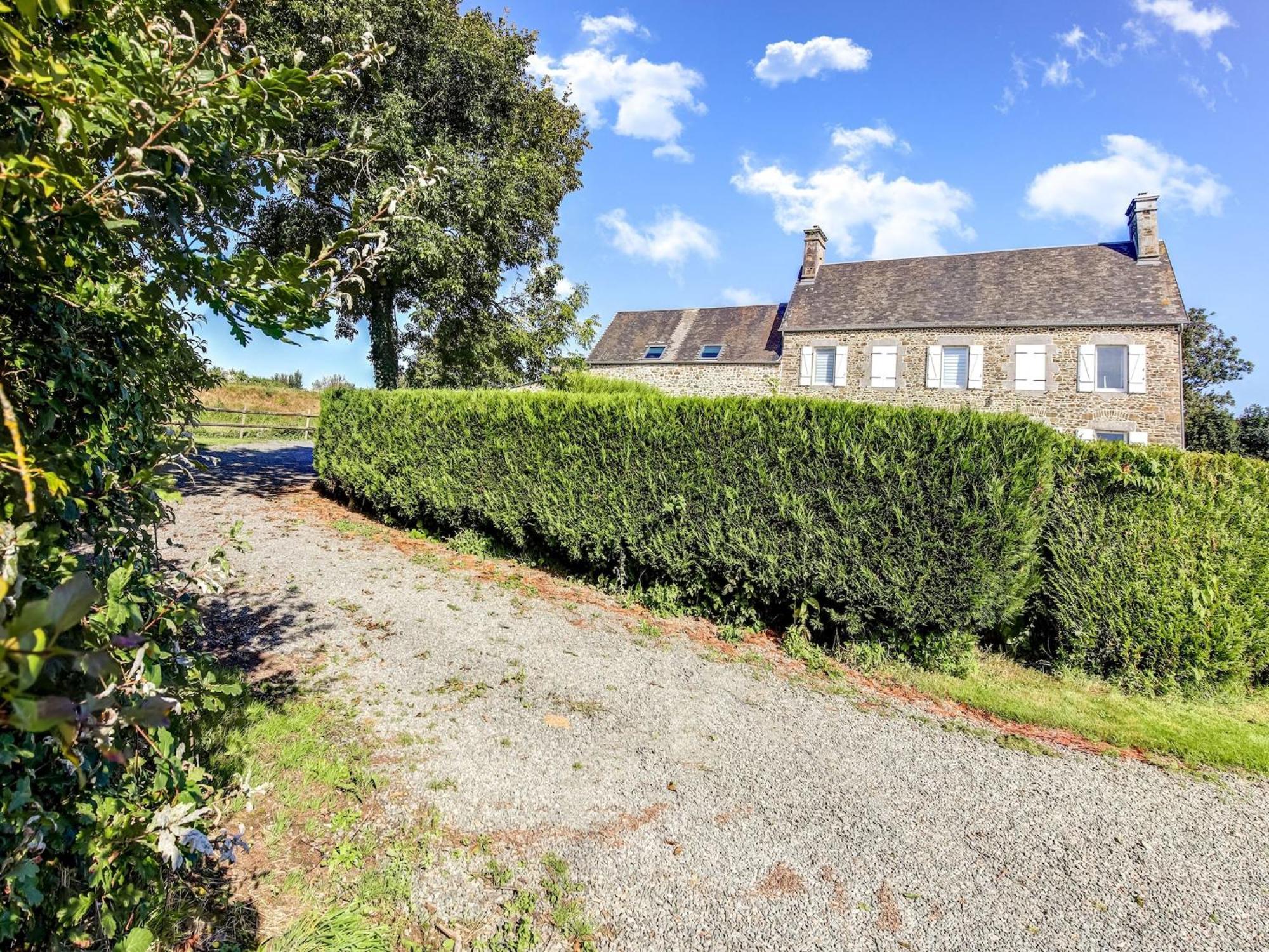 Holiday Home With Garden In Brainville 외부 사진